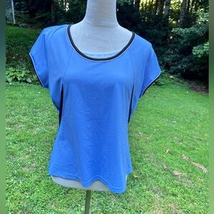 VGUC Bolle athletic top. XL 292W